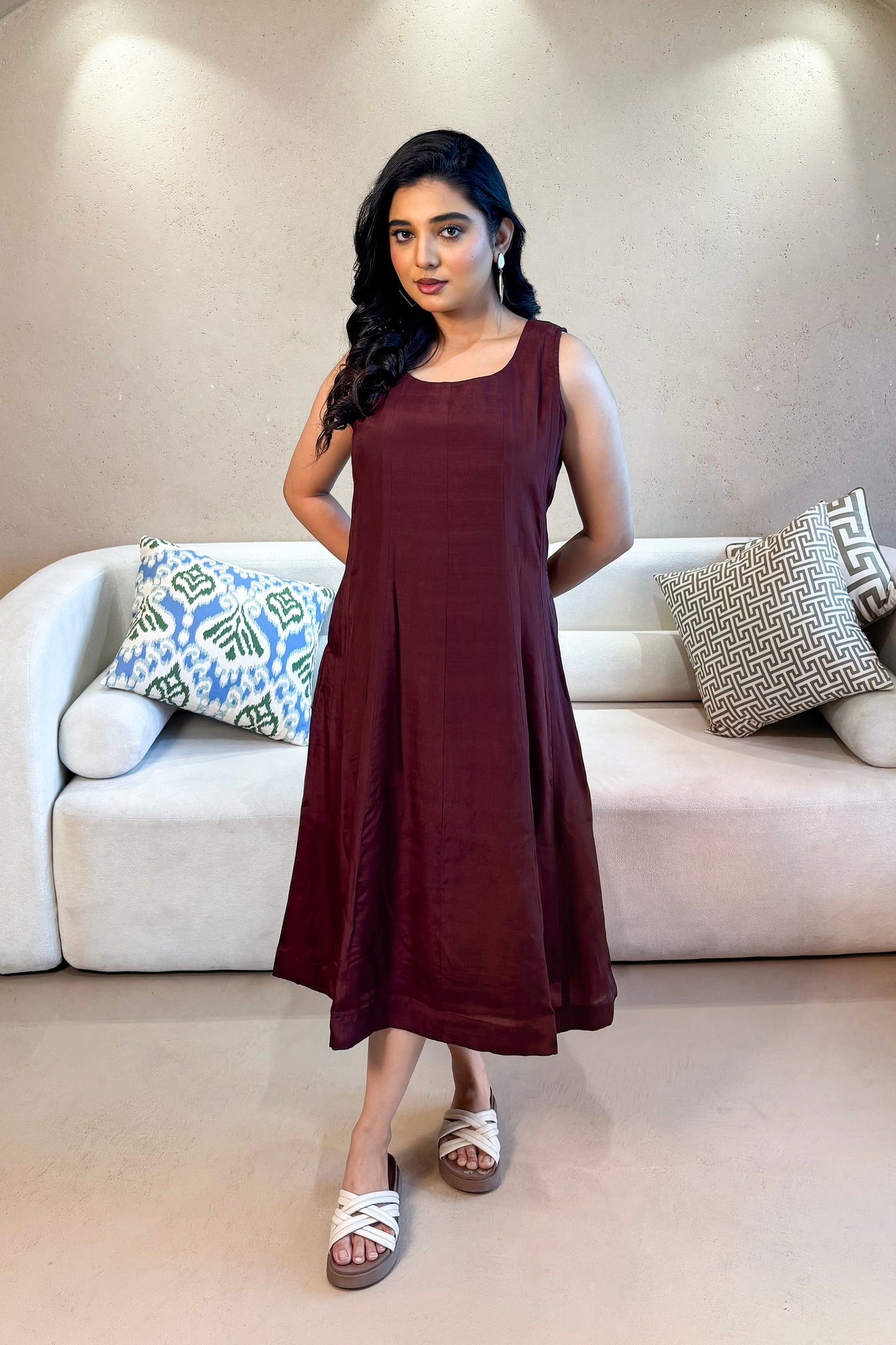 Crepe sleeveless Dress - Brown