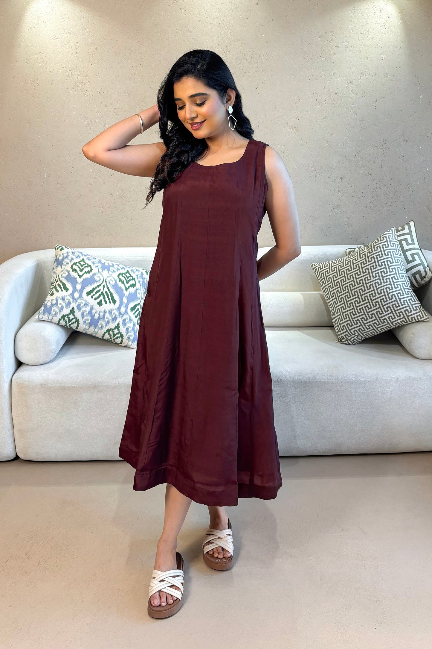 Crepe sleeveless Dress - Brown