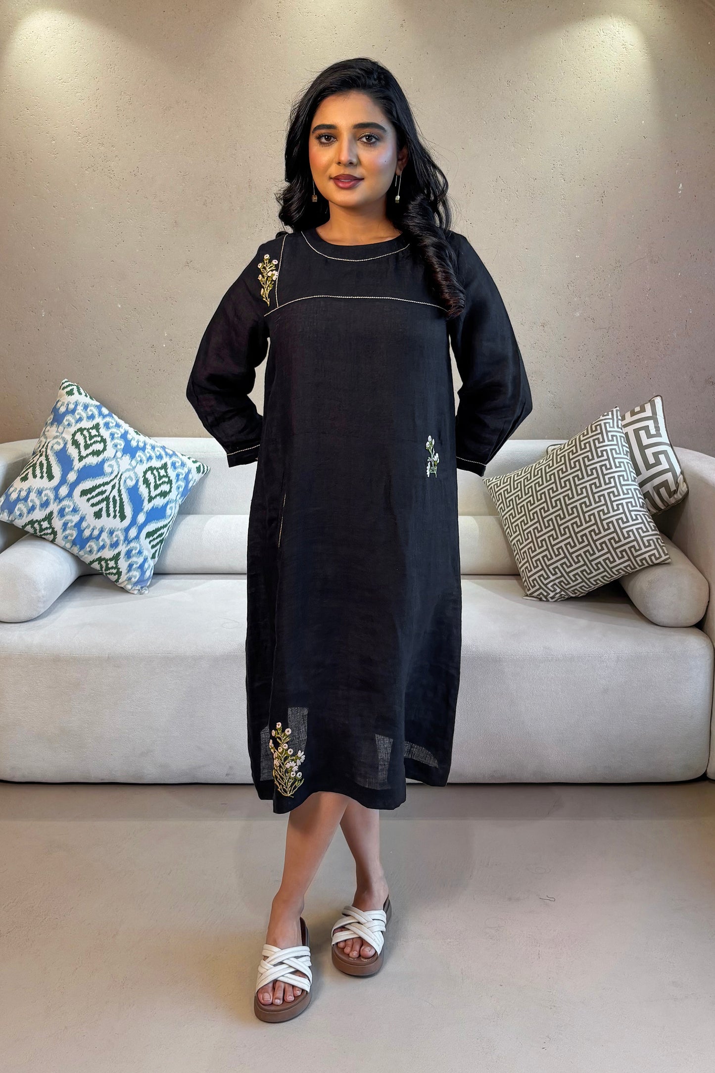 Linen Embroidery Dress - Black