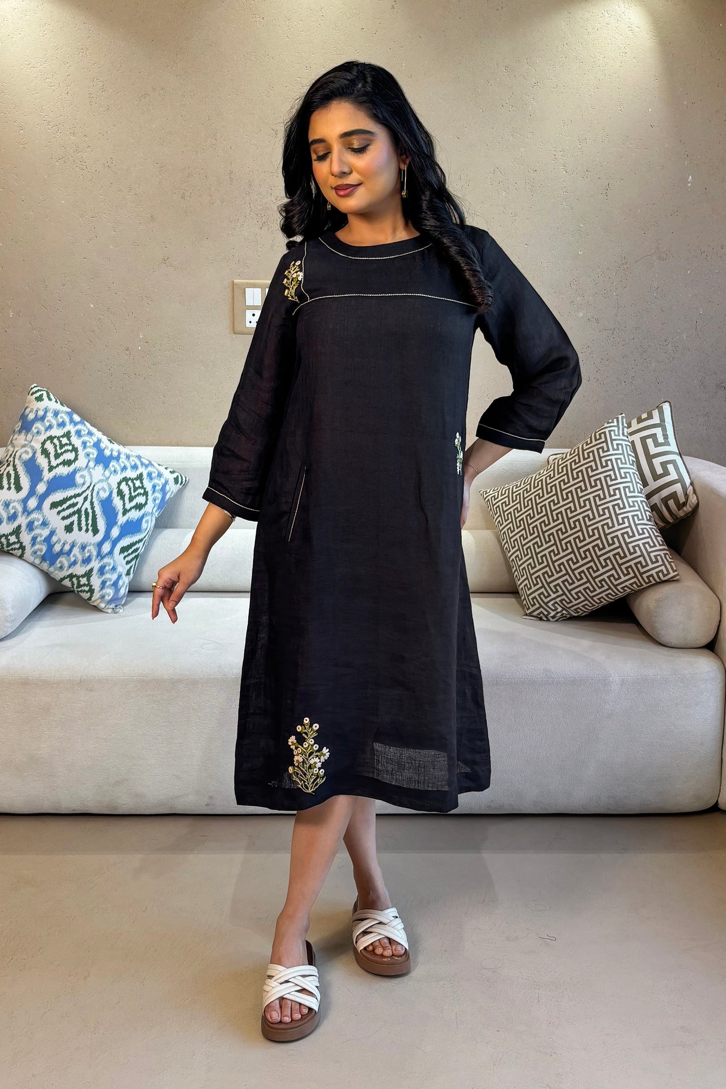 Linen Embroidery Dress - Black
